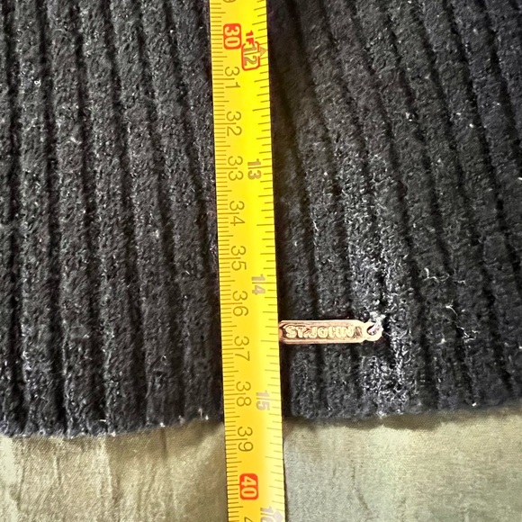 St. John Sport Essentials by Marie Gray Vintage Turtleneck – Size L - Picture 7 of 8